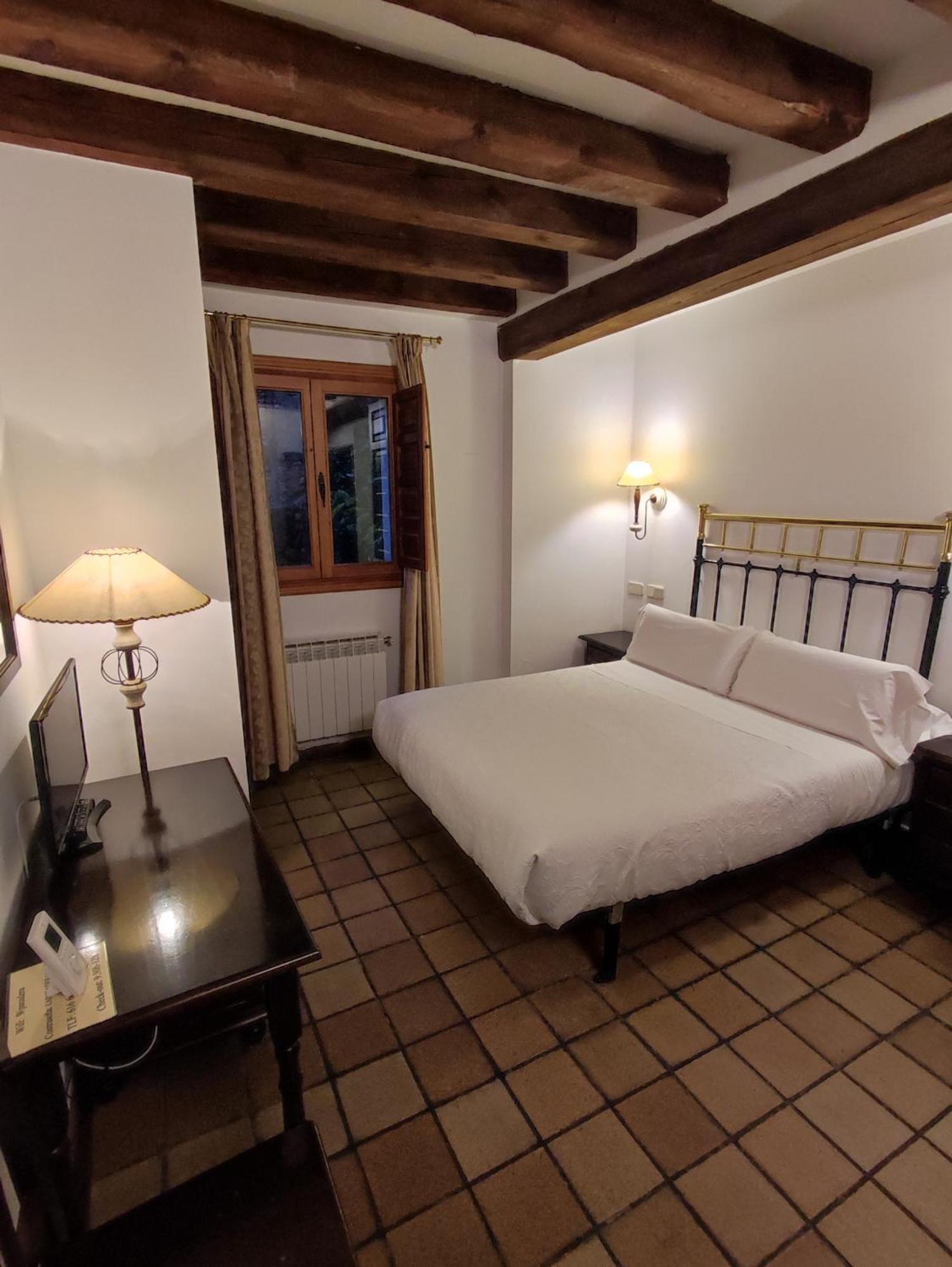 Hostal Posada La Panadera Сепульведа Экстерьер фото